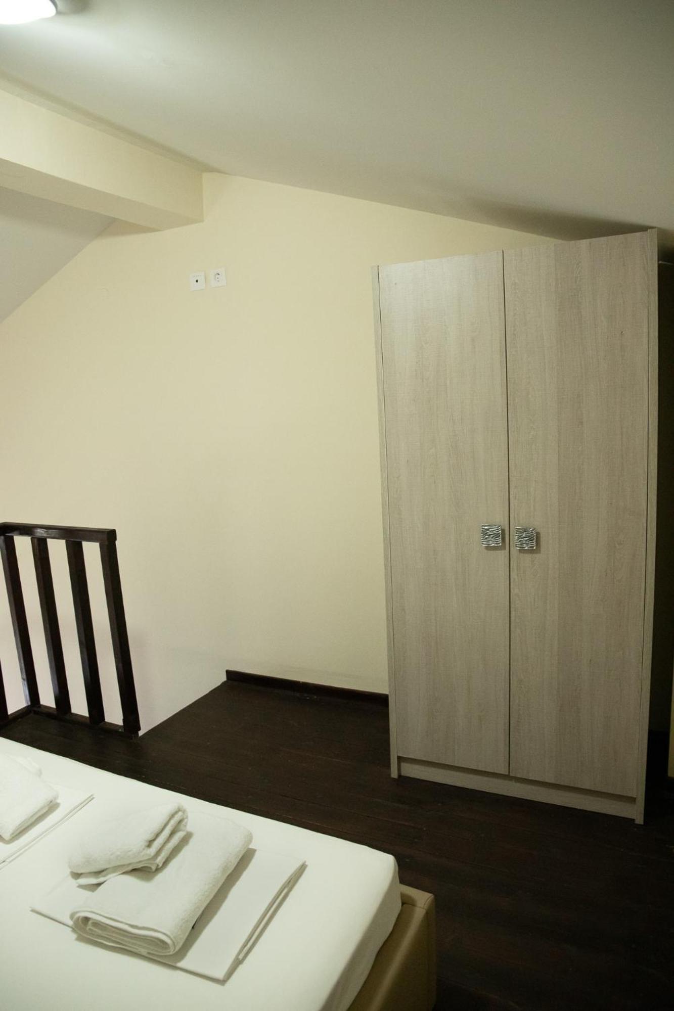 Sunset Inn Kryopigí Rom bilde